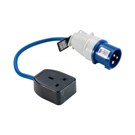 Blue and black Defender fly lead with 16A plug, 13A socket and 25cm of cable, on a white background